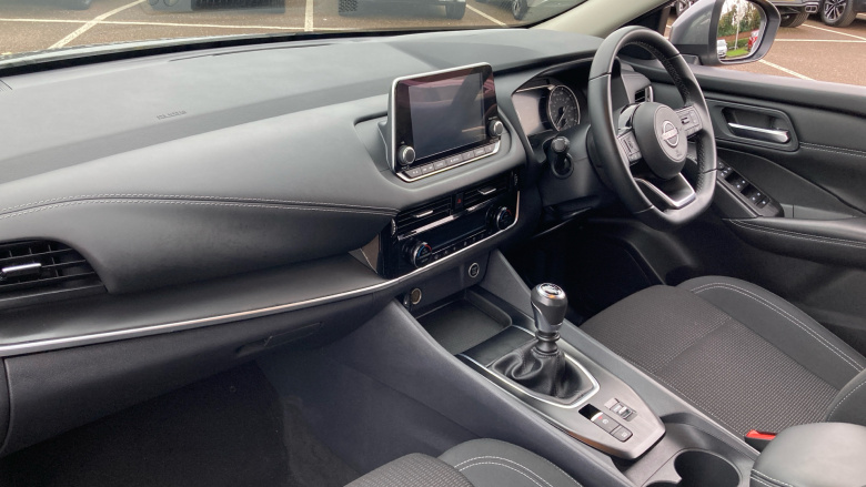 Nissan Qashqai 1.3 DiG-T MH Acenta Premium 5dr Petrol Hatchback